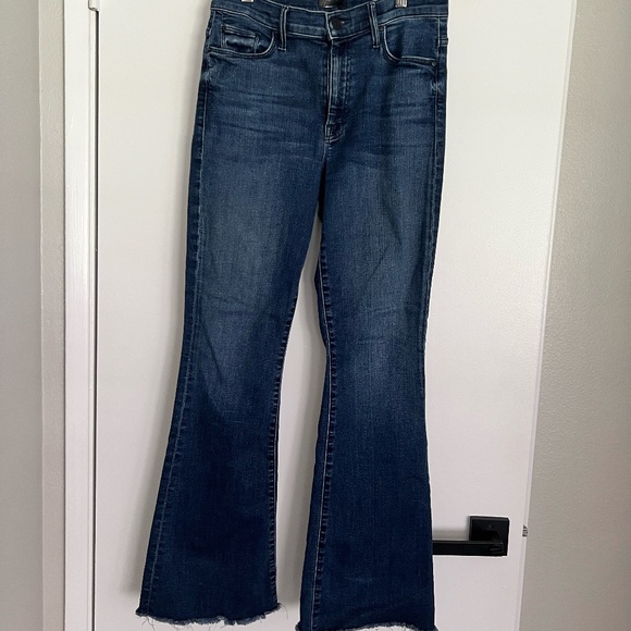 MOTHER Denim- Weekender Fray- Mint Condition Sz 28 - Picture 1 of 6